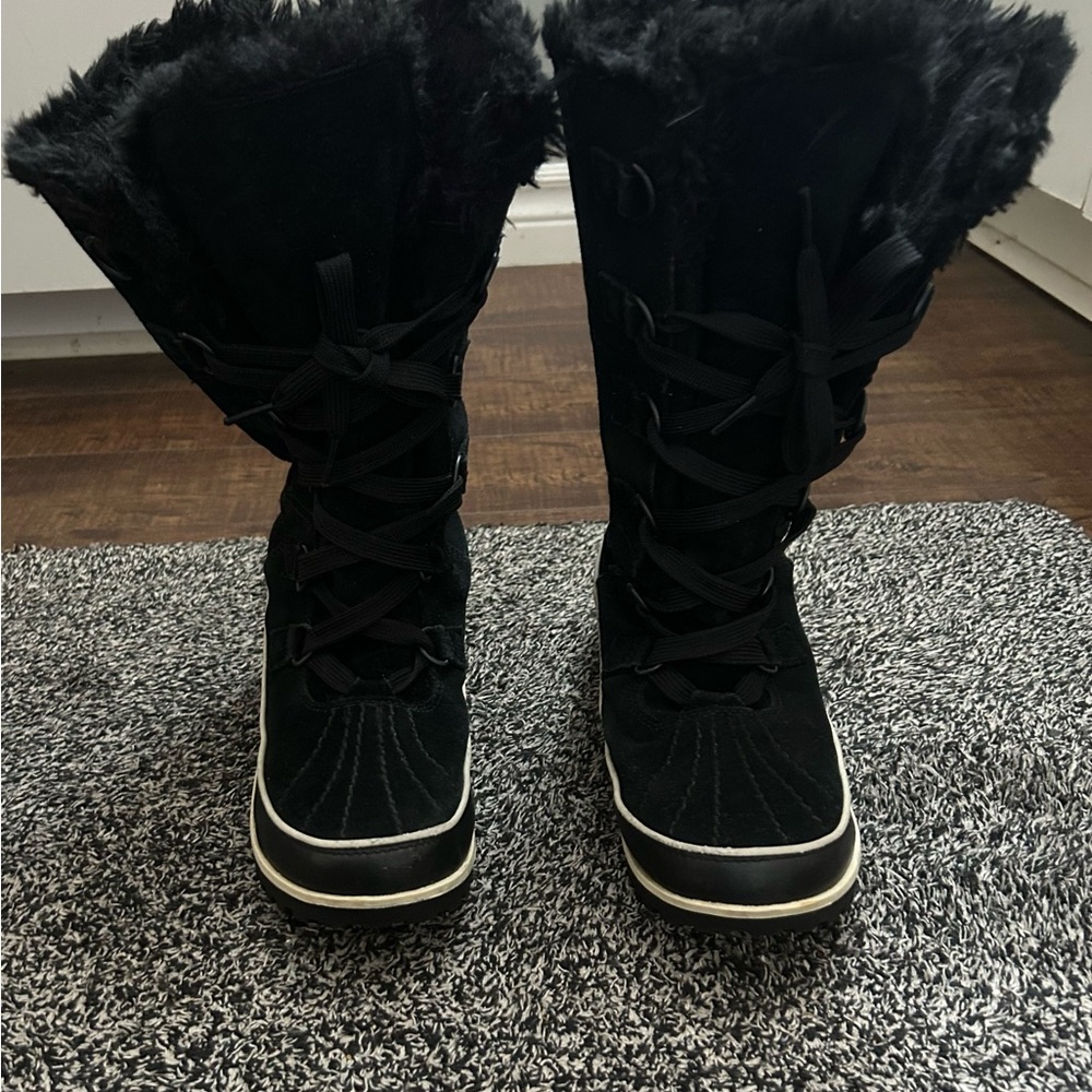 Sorel Black Winter Boots with Fur Trim